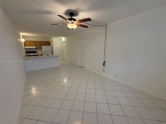 2401 Riverside Dr 314-B, Coral Springs, FL 33065