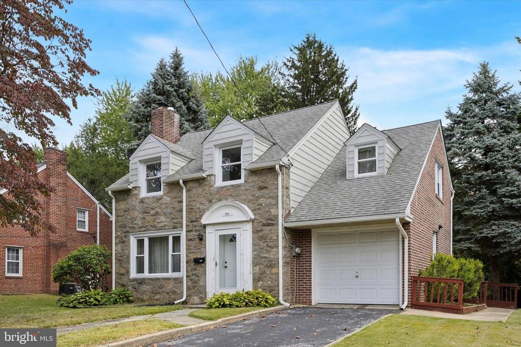 711 ROBERTS AVE, Drexel Hill, PA 19026