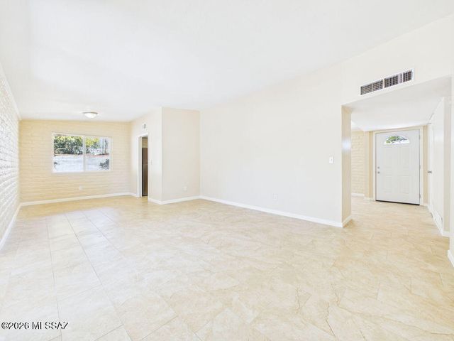 80 S Padilla Place, Tucson, AZ 85745