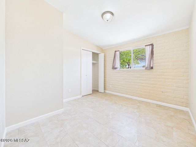 80 S Padilla Place, Tucson, AZ 85745