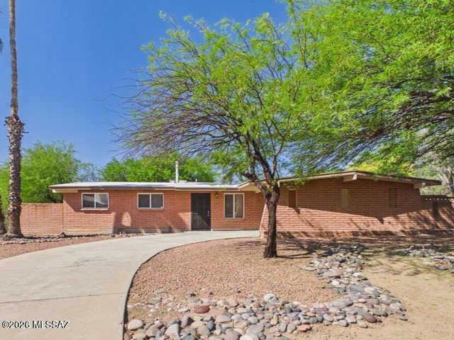 80 S Padilla Place, Tucson, AZ 85745