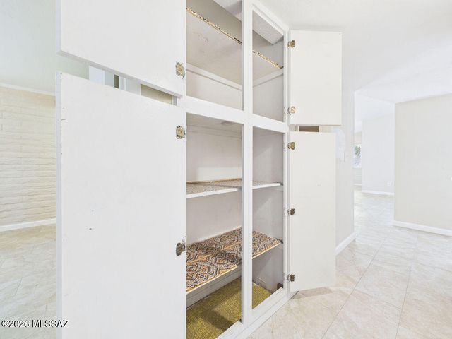 80 S Padilla Place, Tucson, AZ 85745