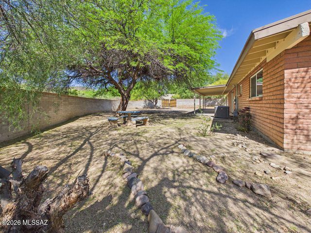 80 S Padilla Place, Tucson, AZ 85745