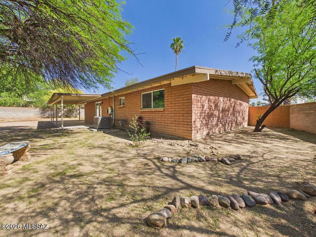 80 S Padilla Place, Tucson, AZ 85745