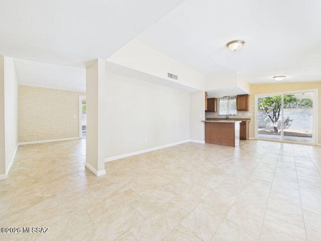 80 S Padilla Place, Tucson, AZ 85745