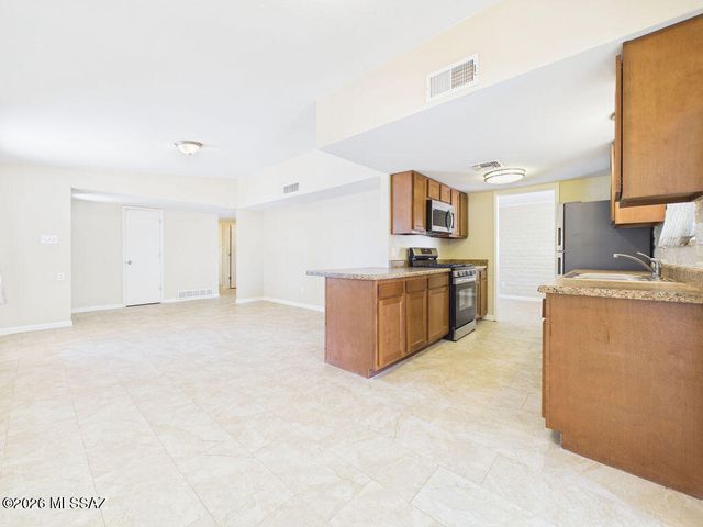 80 S Padilla Place, Tucson, AZ 85745