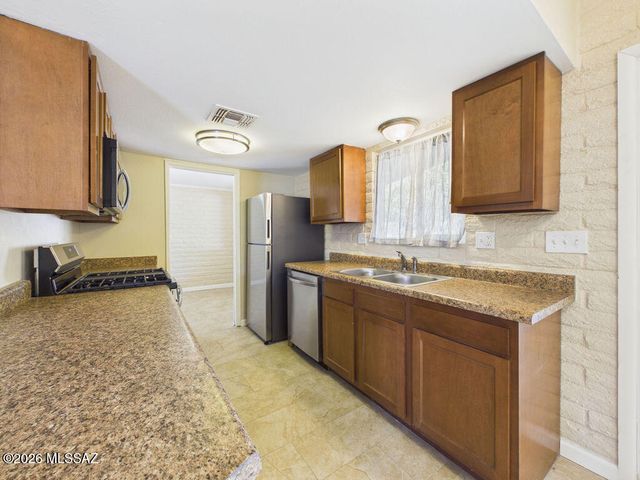 80 S Padilla Place, Tucson, AZ 85745