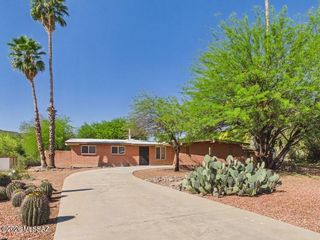 80 S Padilla Place, Tucson, AZ 85745