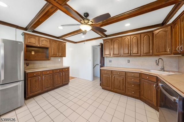 581 Selfmaster Pkwy, Union Twp., NJ 07083