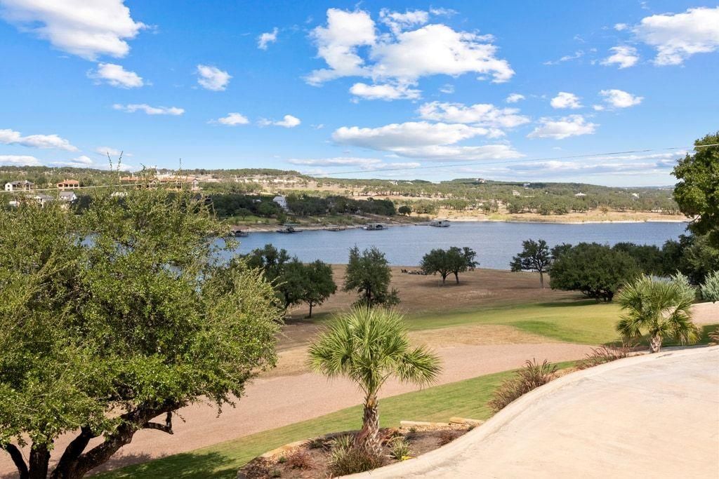 19833 Lakehurst LOOP, Spicewood, TX 78669