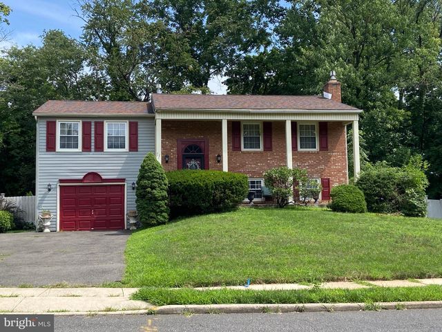 18 FAIRMOUNT DR, Willingboro, NJ 08046