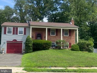 18 FAIRMOUNT DR, Willingboro, NJ 08046