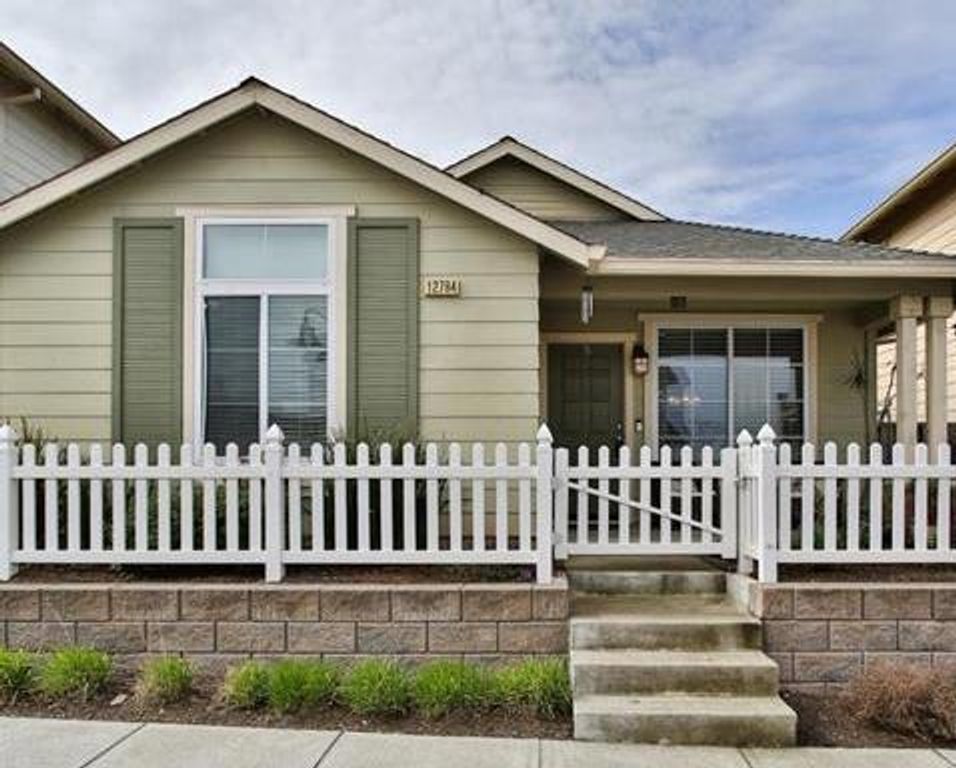12784 Rogge Village Loop, Salinas, CA 93906