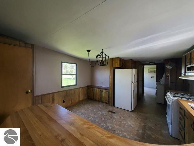 2890 Twin Lake Road, Lupton, MI 48635