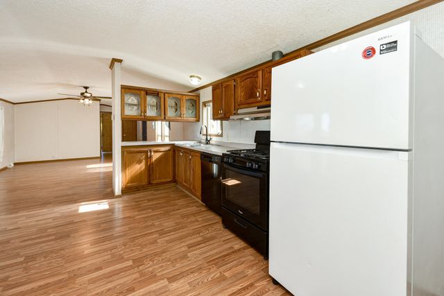 28 Mayflower Lane, Buffalo, MO 65622