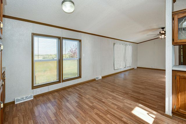 28 Mayflower Lane, Buffalo, MO 65622