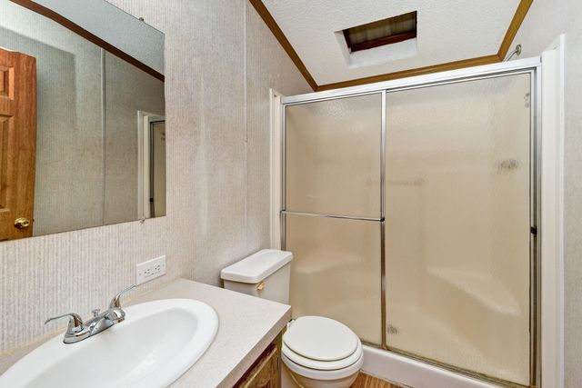 28 Mayflower Lane, Buffalo, MO 65622