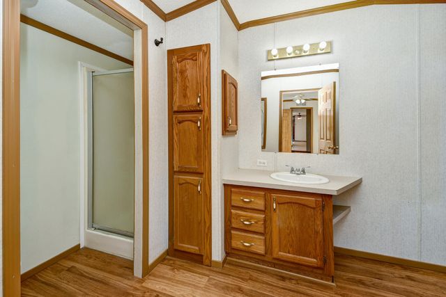 28 Mayflower Lane, Buffalo, MO 65622