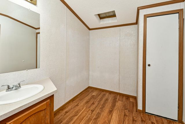 28 Mayflower Lane, Buffalo, MO 65622