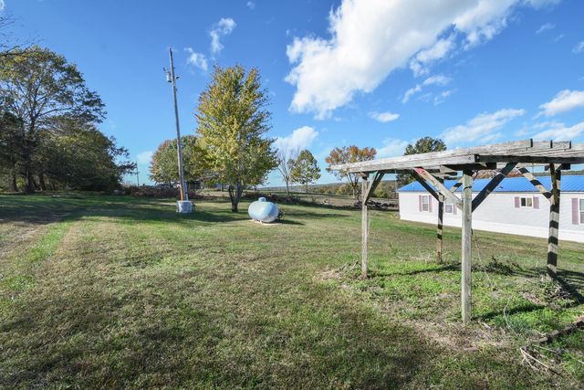 28 Mayflower Lane, Buffalo, MO 65622