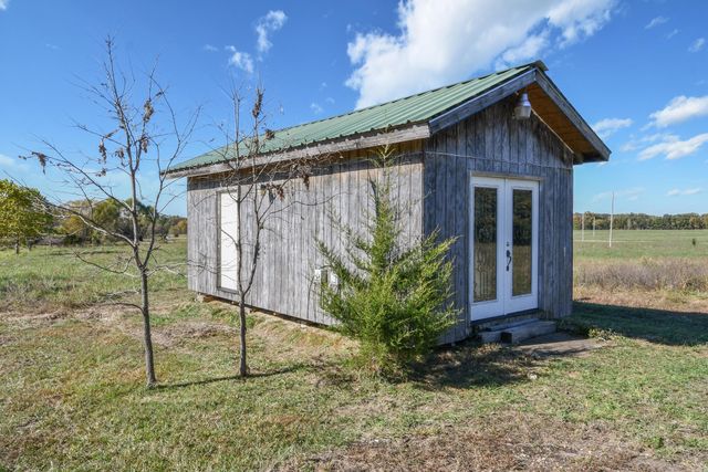 28 Mayflower Lane, Buffalo, MO 65622