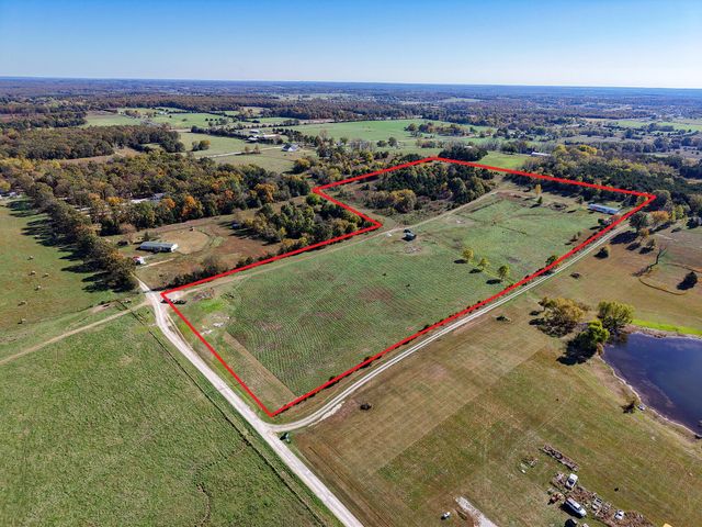 28 Mayflower Lane, Buffalo, MO 65622