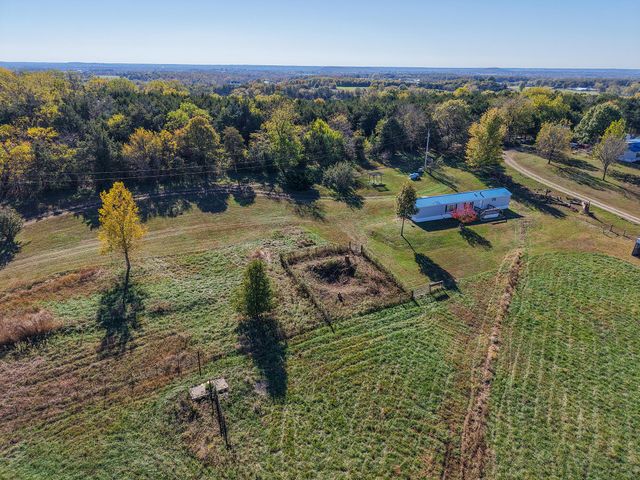 28 Mayflower Lane, Buffalo, MO 65622