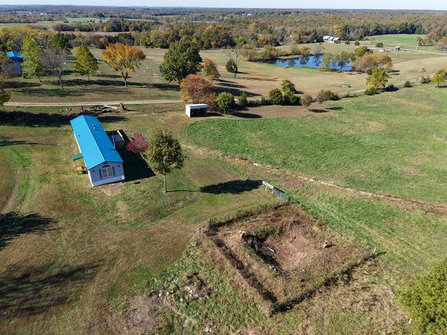 28 Mayflower Lane, Buffalo, MO 65622