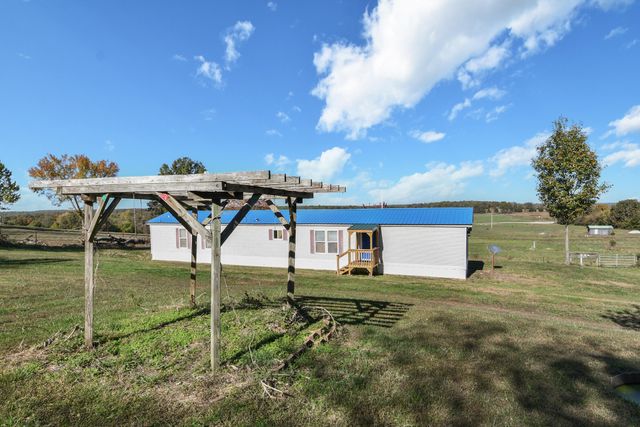 28 Mayflower Lane, Buffalo, MO 65622