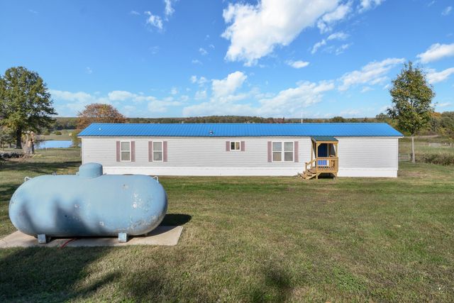 28 Mayflower Lane, Buffalo, MO 65622