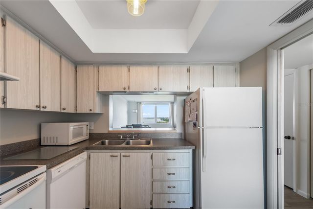 2616 COVE CAY DRIVE 802, Clearwater, FL 33760