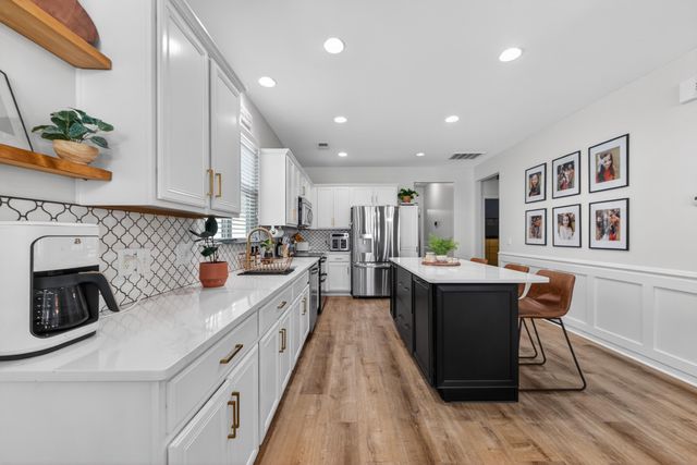 105 Crossandra Avenue, Summerville, SC 29483