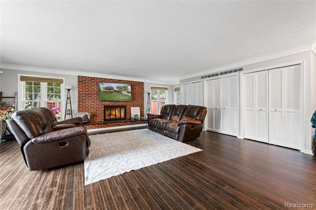 1659 Boxford Street, Trenton, MI 48183