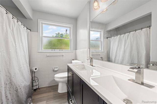 1659 Boxford Street, Trenton, MI 48183