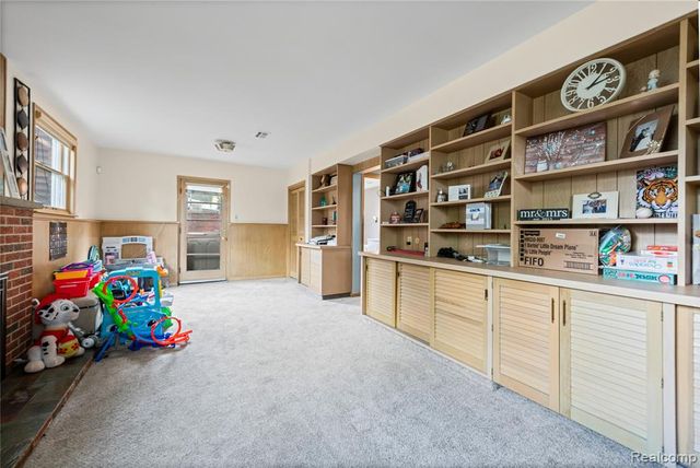 1659 Boxford Street, Trenton, MI 48183