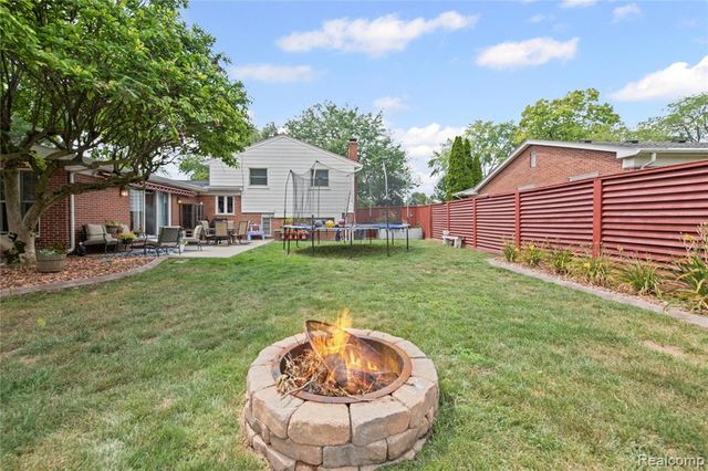 1659 Boxford Street, Trenton, MI 48183