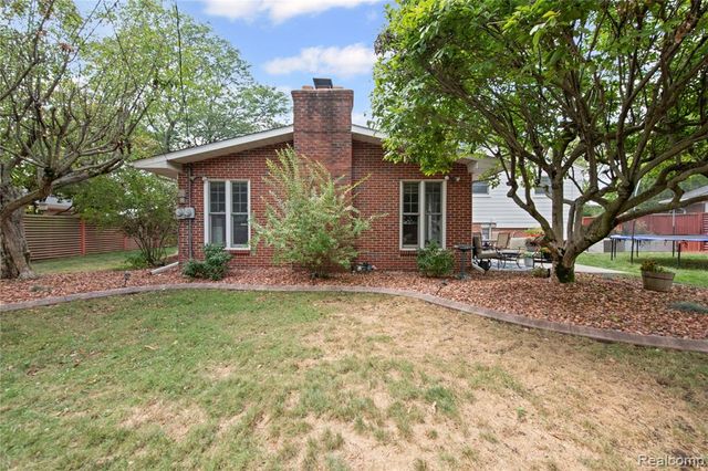 1659 Boxford Street, Trenton, MI 48183