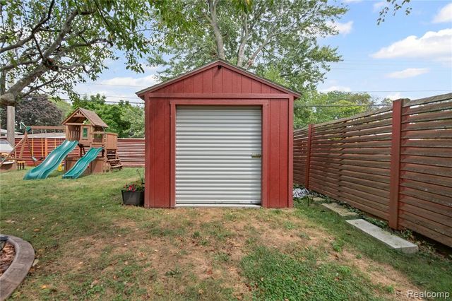 1659 Boxford Street, Trenton, MI 48183