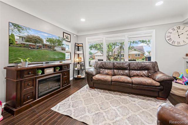 1659 Boxford Street, Trenton, MI 48183