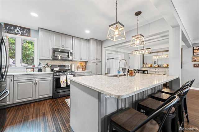 1659 Boxford Street, Trenton, MI 48183