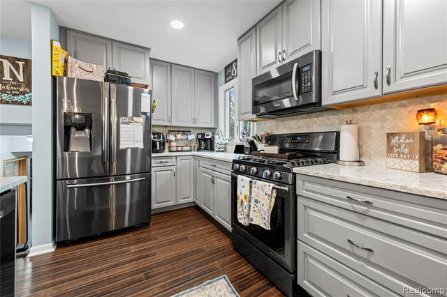 1659 Boxford Street, Trenton, MI 48183