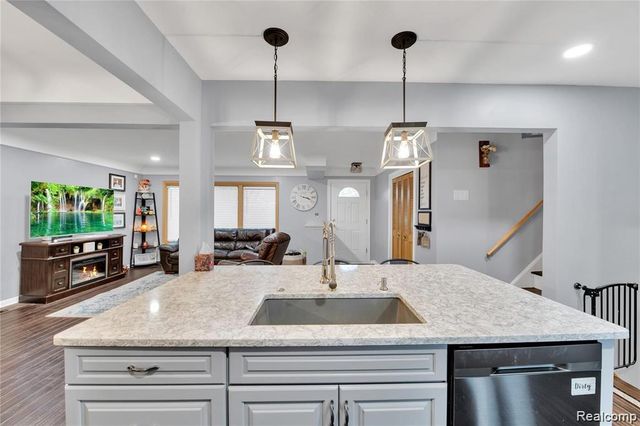 1659 Boxford Street, Trenton, MI 48183