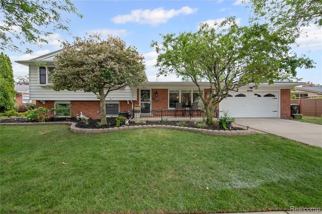 1659 Boxford Street, Trenton, MI 48183