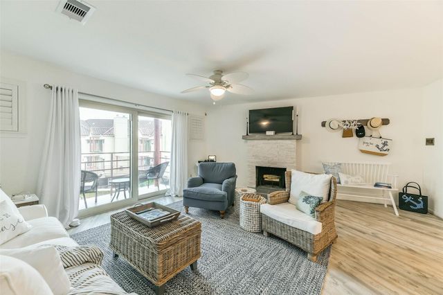 7312 Seawall Boulevard 217, Galveston, TX 77551