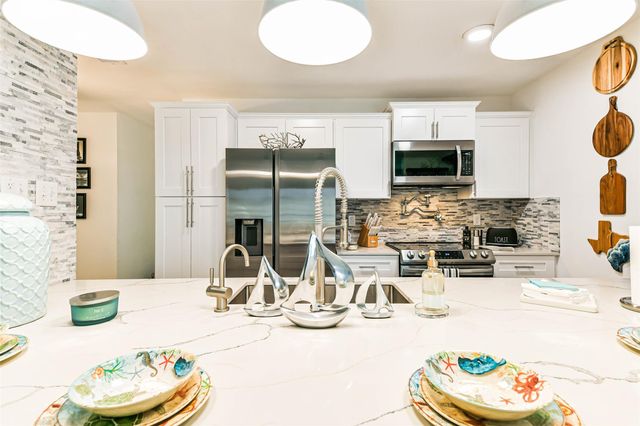 7312 Seawall Boulevard 217, Galveston, TX 77551