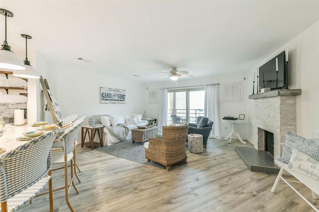7312 Seawall Boulevard 217, Galveston, TX 77551