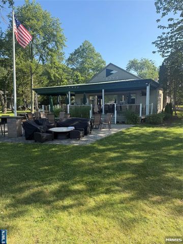 12 Laurel Hill Road, Rockaway Township, NJ 07435