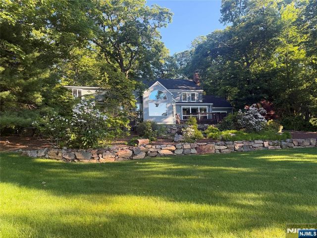 12 Laurel Hill Road, Rockaway Township, NJ 07435