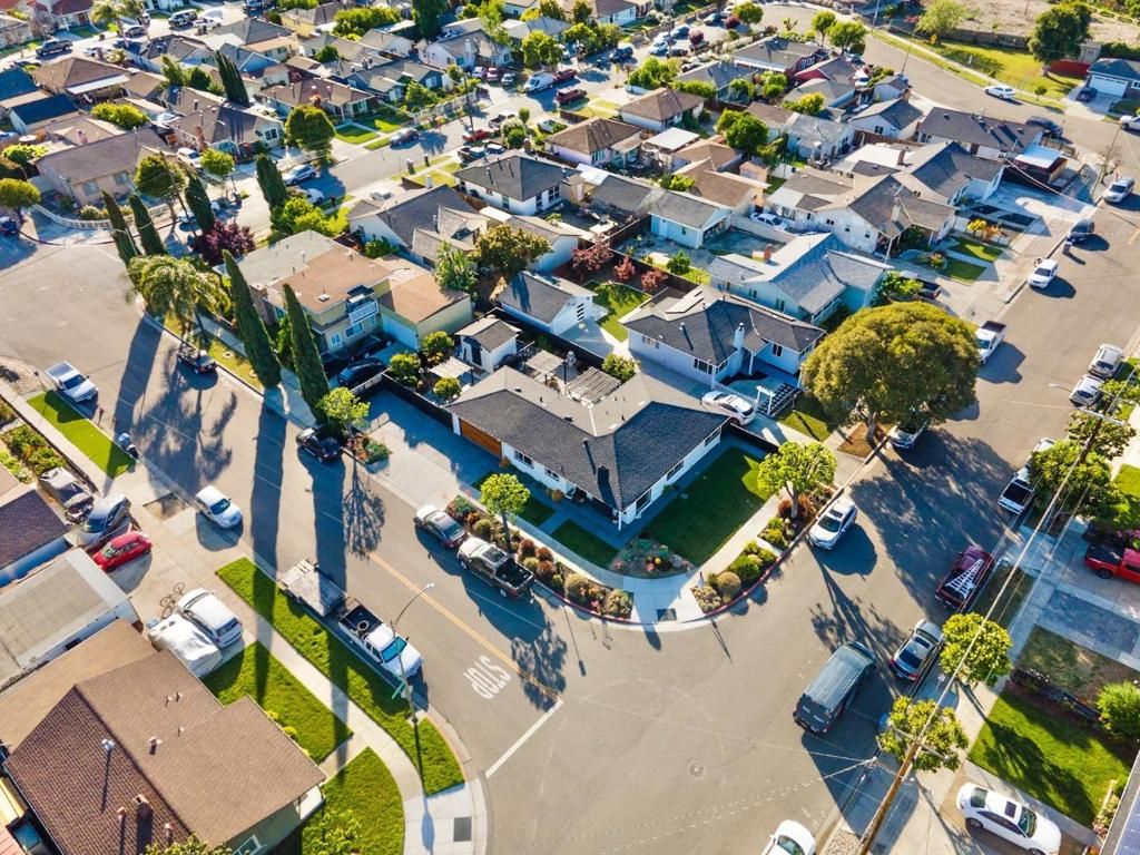 Image 49 of property listing at 1825 Wilshire Boulevard, San Jose, CA 95116