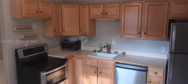 1600 SW 14th St, Fort Lauderdale, FL 33312